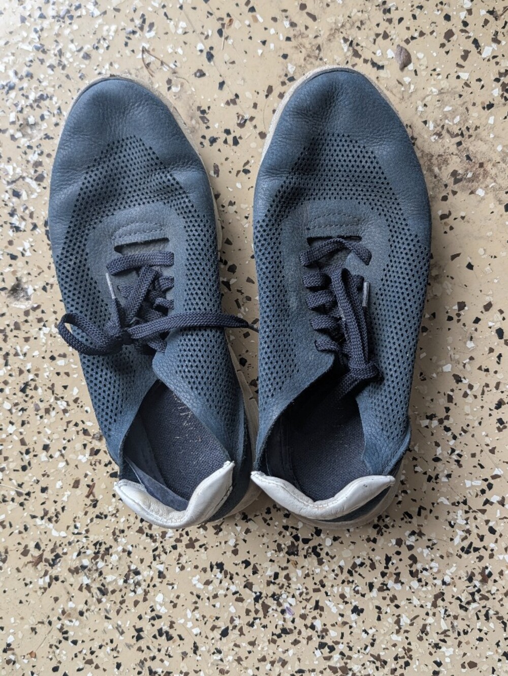 Women's Casual Knit Lace-Up Sneakers in Dark Blue Vionic Arch Support